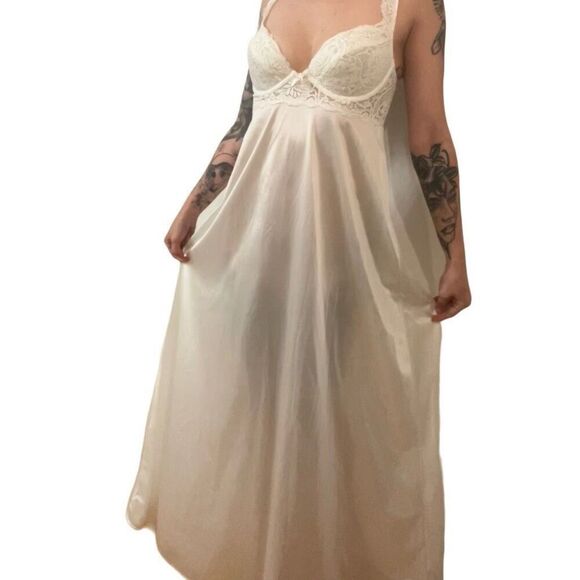 Vintage Olga White & Ivory Floor Length Bridal Negligee - Picture 10 of 10